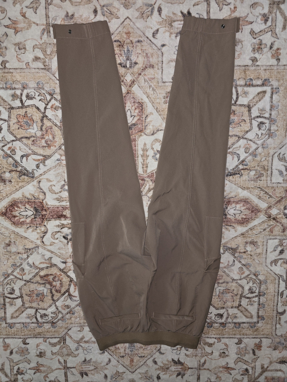 Athleta Taupe High-Waist Active Cargo Pants Womens 10T - Picture 3 of 3
